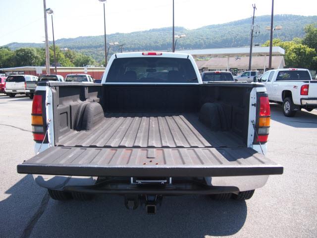 2004 GMC Sierra 3500 SLT