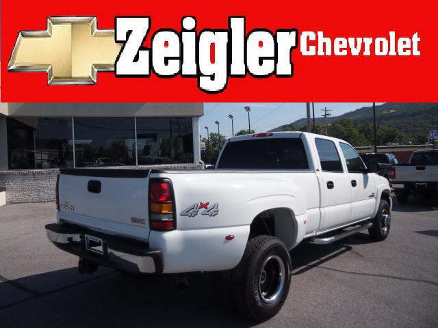 2004 GMC Sierra 3500 SLT