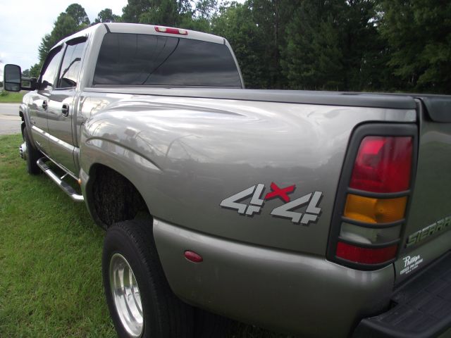 2006 GMC Sierra 3500 Cloth Buckets