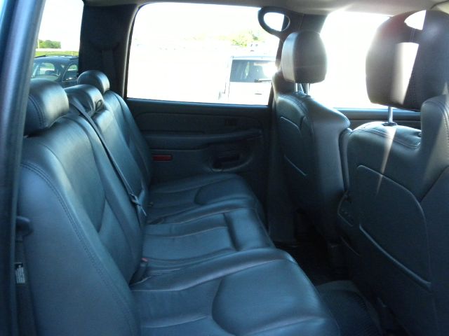 2006 GMC Sierra 3500 Wagon SE