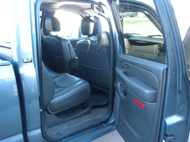 2006 GMC Sierra 3500 Wagon SE