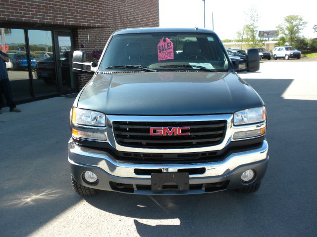 2006 GMC Sierra 3500 Wagon SE