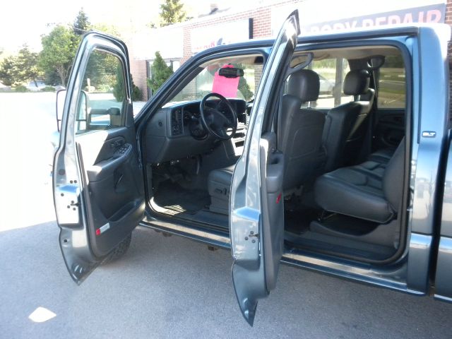 2006 GMC Sierra 3500 Wagon SE