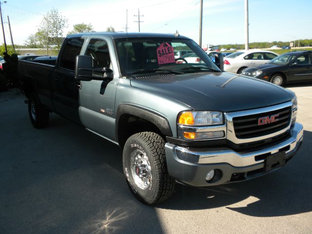 2006 GMC Sierra 3500 Wagon SE