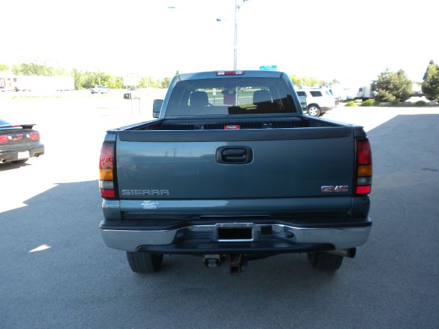 2006 GMC Sierra 3500 Wagon SE