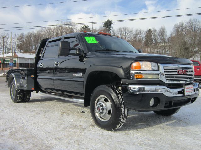 2006 GMC Sierra 3500 With 6 Disc Changerdvd System