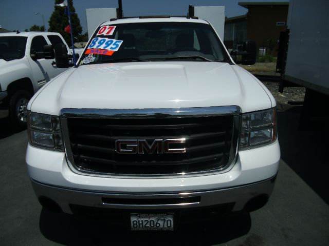 2007 GMC Sierra 3500 Reg Cab 119.0 WB 4WD LS