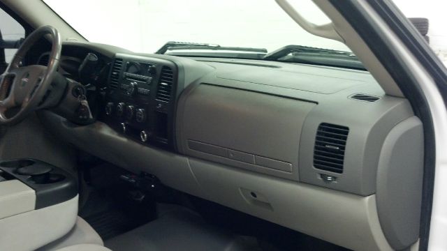 2009 GMC Sierra 3500 M SR W/sunroof