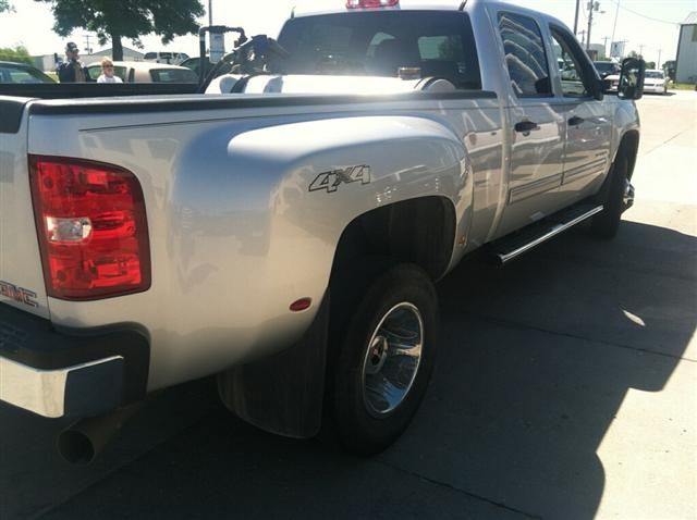 2011 GMC Sierra 3500 Eddie Bauer 3rd Row One-owner