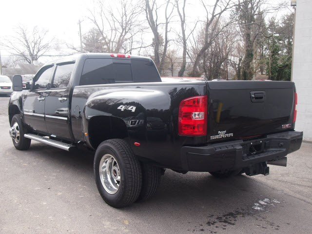 2013 GMC Sierra 3500 EX Sedan 4D