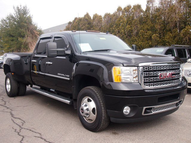 2013 GMC Sierra 3500 EX Sedan 4D