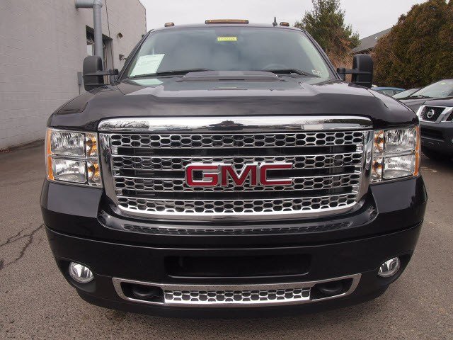 2013 GMC Sierra 3500 EX Sedan 4D