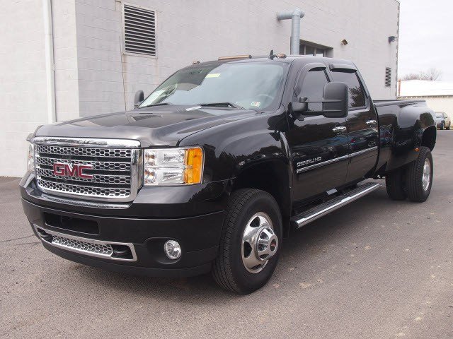 2013 GMC Sierra 3500 EX Sedan 4D