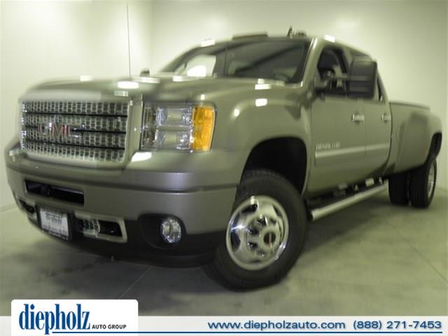 2014 GMC Sierra 3500 EX Sedan 4D