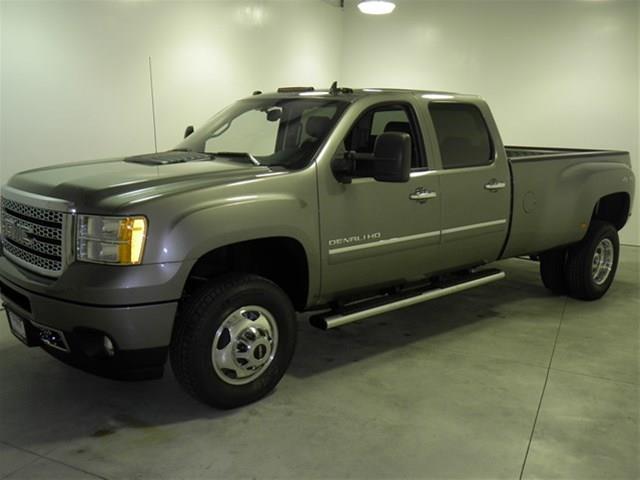 2014 GMC Sierra 3500 EX Sedan 4D