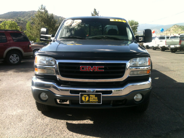 2007 GMC Sierra Classic 2500HD 4dr S Tiptronic