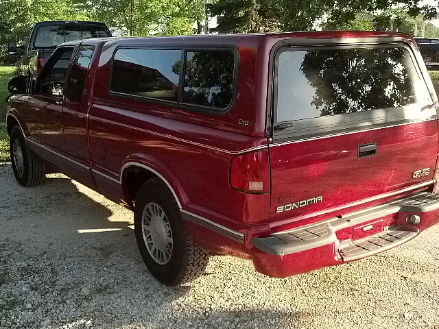 1998 GMC Sonoma 4dr Sdn 3.7L FWD Sedan