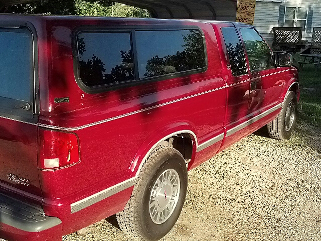 1998 GMC Sonoma 4dr Sdn 3.7L FWD Sedan