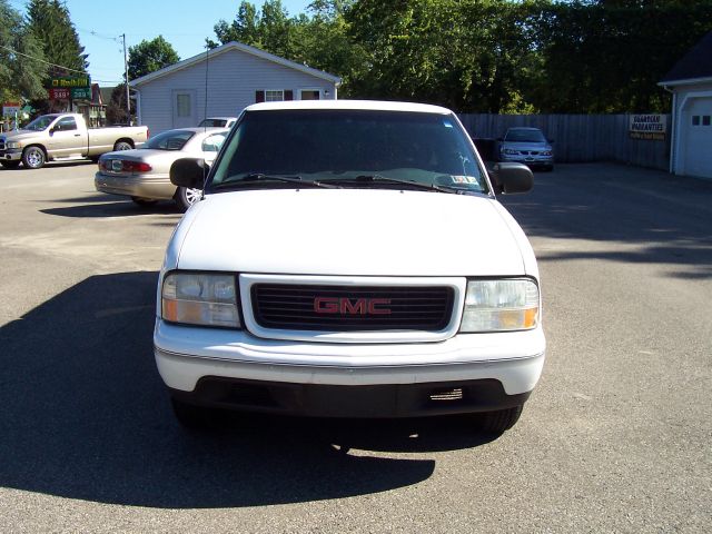 1999 GMC Sonoma 2WD Reg Cab 133 Work Truck