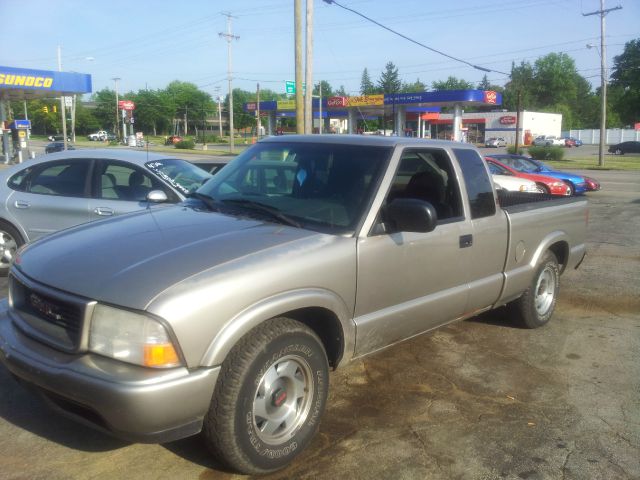 2000 GMC Sonoma 2WD Reg Cab 133 Work Truck