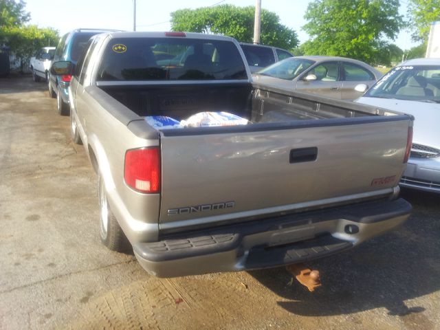 2000 GMC Sonoma 2WD Reg Cab 133 Work Truck