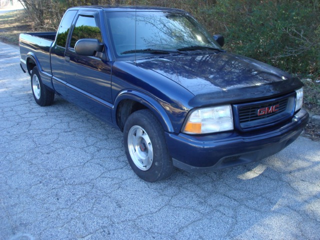 2000 GMC Sonoma 2WD Reg Cab 133 Work Truck