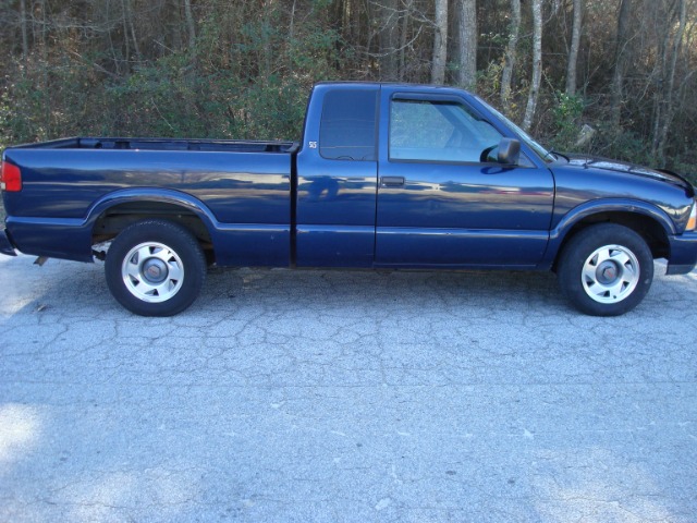 2000 GMC Sonoma 2WD Reg Cab 133 Work Truck