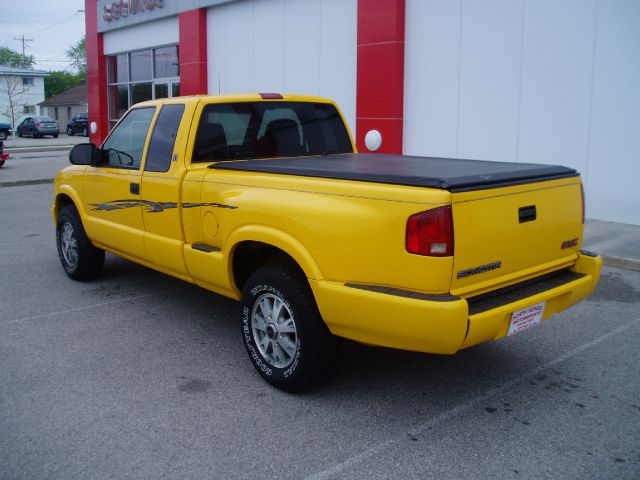 2002 GMC Sonoma 4dr Sdn 3.7L FWD Sedan