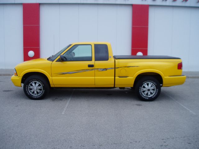 2002 GMC Sonoma 4dr Sdn 3.7L FWD Sedan