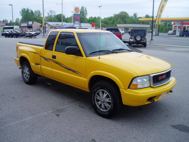 2002 GMC Sonoma 4dr Sdn 3.7L FWD Sedan