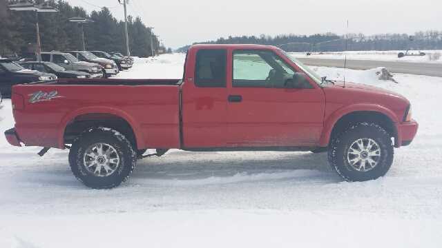 2003 GMC Sonoma SLT W/lift 107k Mi