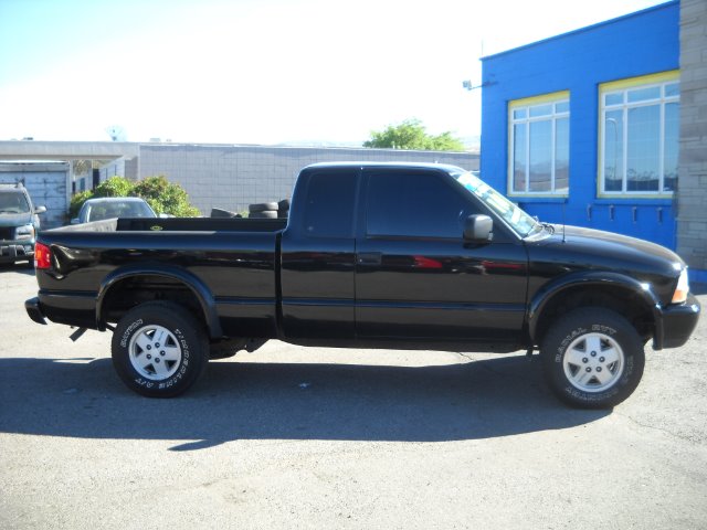 2003 GMC Sonoma 4dr Sdn 3.7L FWD Sedan