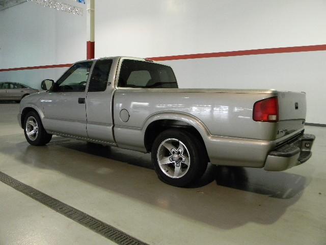 2003 GMC Sonoma 4dr Sdn 3.7L FWD Sedan