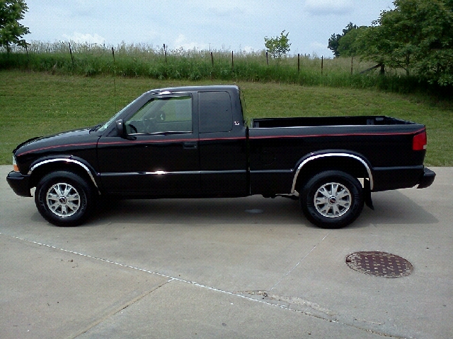 2003 GMC Sonoma 4dr Sdn 3.7L FWD Sedan