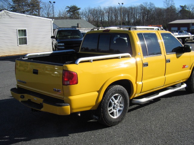 2004 GMC Sonoma 4dr Sdn LS 3.0L Auto