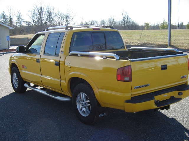 2004 GMC Sonoma 4dr Sdn LS 3.0L Auto