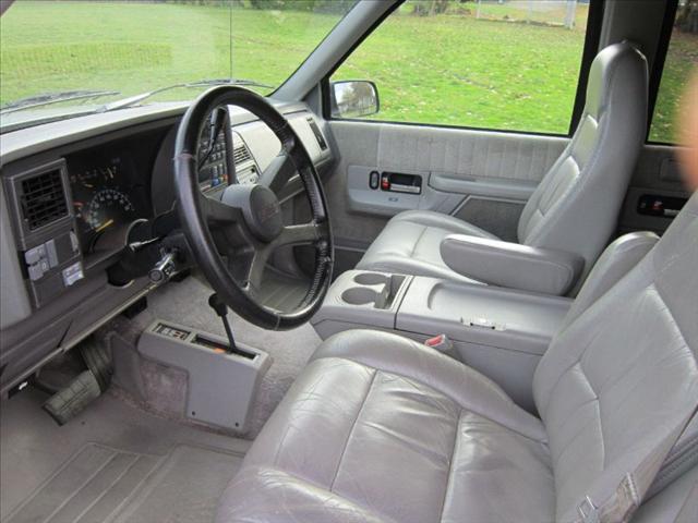 1994 GMC Suburban Scion XB