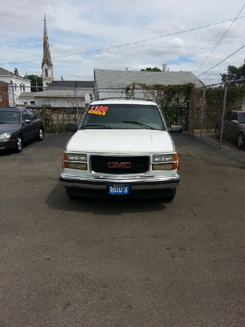 1997 GMC Suburban C350 4dr Sdn 3.5L Sport RWD Sedan