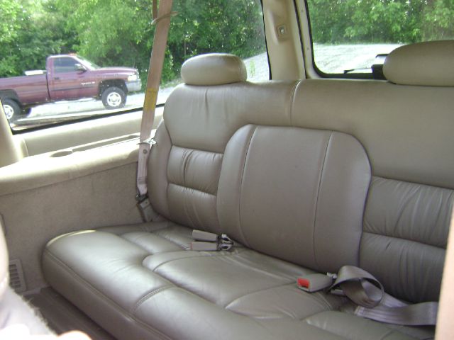 1997 GMC Suburban Unknown