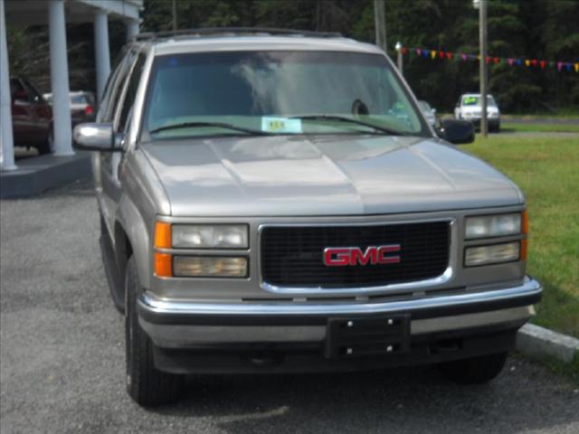 1999 GMC Suburban Water Truck