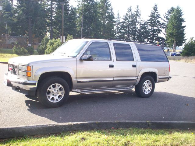 1999 GMC Suburban SL1