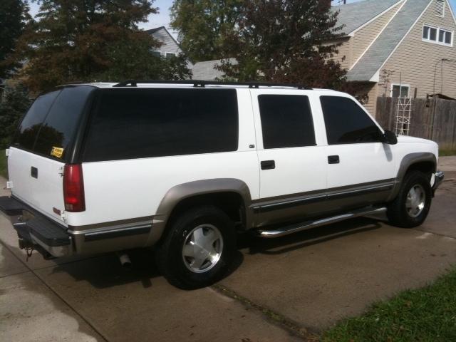 1999 GMC Suburban Unknown