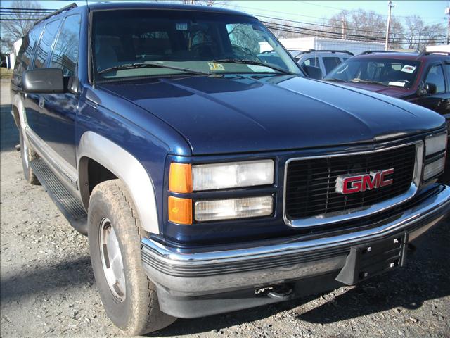 1999 GMC Suburban LS S