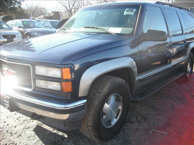 1999 GMC Suburban LS S