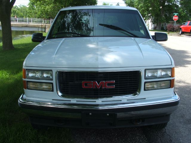 1999 GMC Suburban Unknown