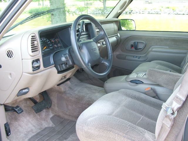 1999 GMC Suburban Unknown