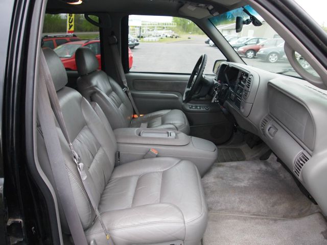 1999 GMC Suburban GLS VERY Clean