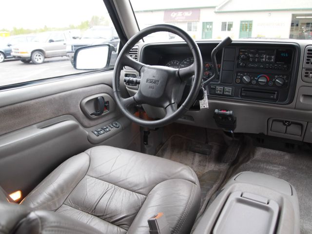 1999 GMC Suburban GLS VERY Clean