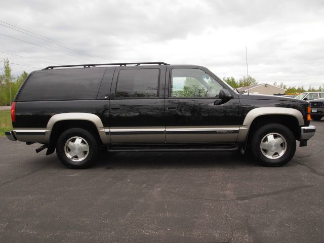 1999 GMC Suburban GLS VERY Clean