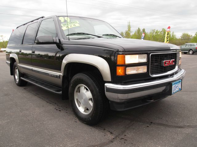 1999 GMC Suburban GLS VERY Clean